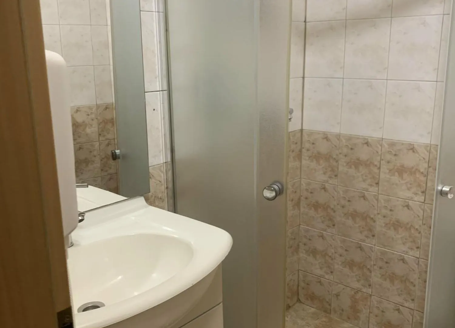 فندق Complex Maxim فارنا 2*,